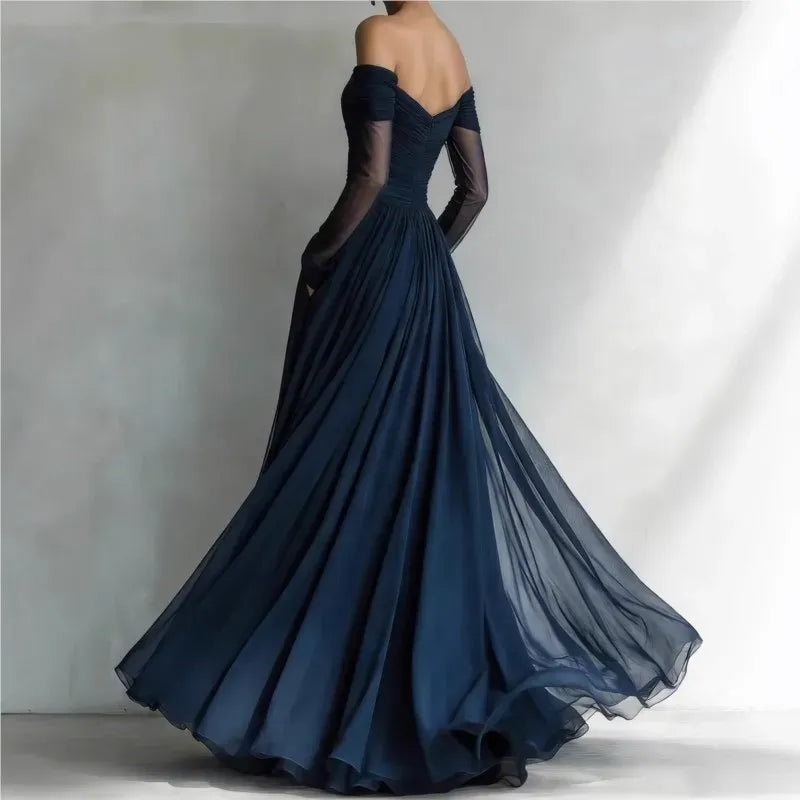 Teresa | Vestido largo con hombros descubiertos y detalles en malla